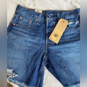 BRAND NEW LEVI 501